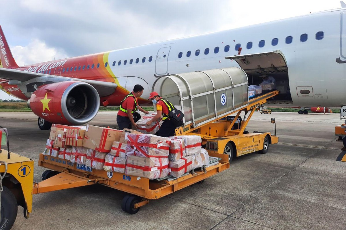 Năm 2020, Vietjet được vinh danh là Hàng hàng không chi phí thấp có hoạt động vận chuyển hàng hóa tốt nhất. Năm 2020, Vietjet được vinh danh là Hàng hàng không chi phí thấp có hoạt động vận chuyển hàng hóa tốt nhất.