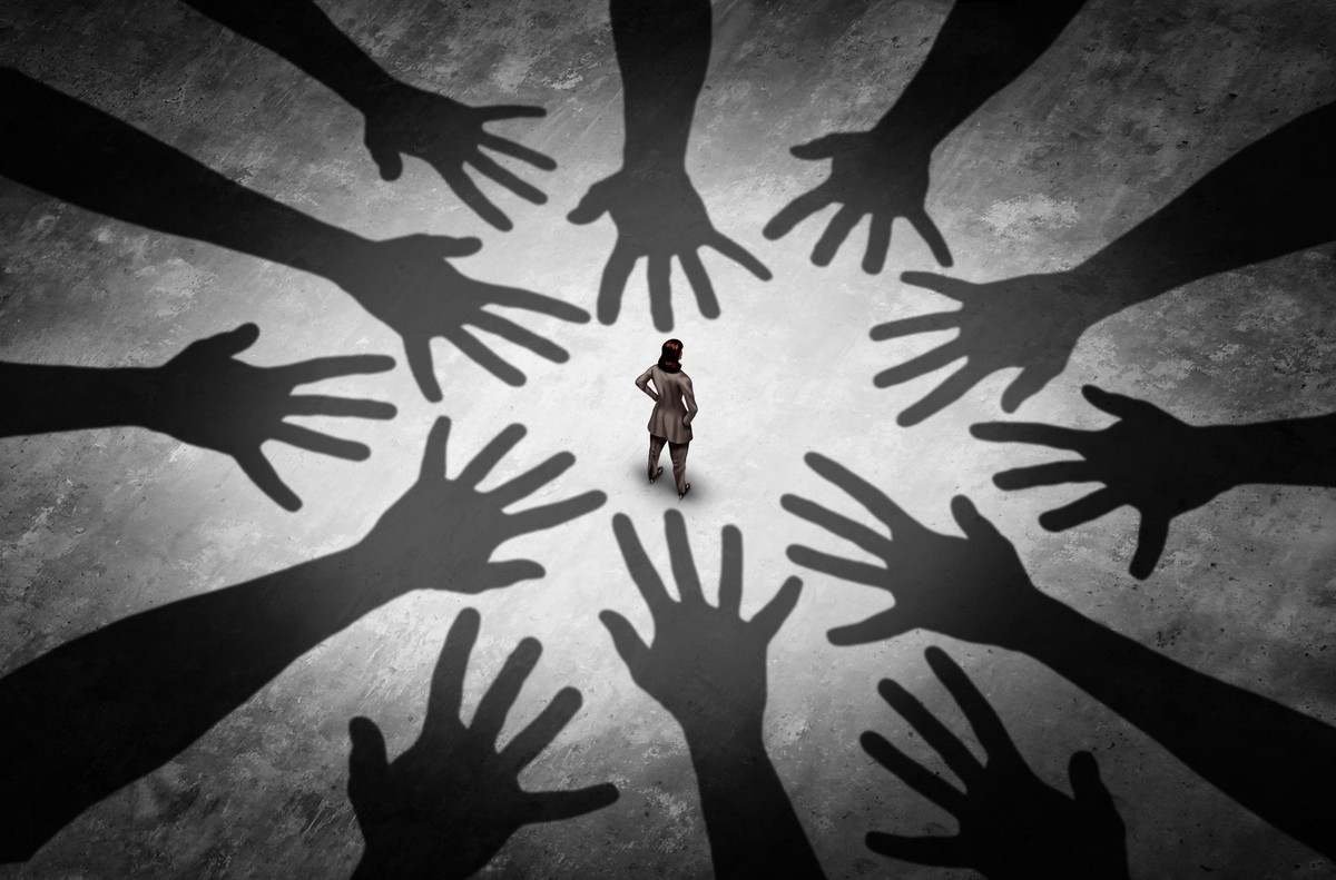 Hãy là khách hàng thông thái, không bị cuốn vào vóng xoáy cạnh tranh không lành mạnh và hãy hiểu rõ những rủi ro khi hủy ngang một hợp đồng bảo hiểm để mua một hợp đồng mới. Hãy là khách hàng thông thái, không bị cuốn vào vóng xoáy cạnh tranh không lành mạnh và hãy hiểu rõ những rủi ro khi hủy ngang một hợp đồng bảo hiểm để mua một hợp đồng mới.