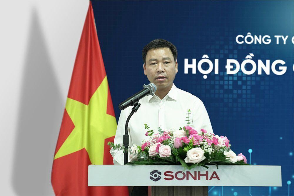 Ông Lê Vĩnh Sơn, Chủ tịch HĐQT SHE Ông Lê Vĩnh Sơn, Chủ tịch HĐQT SHE