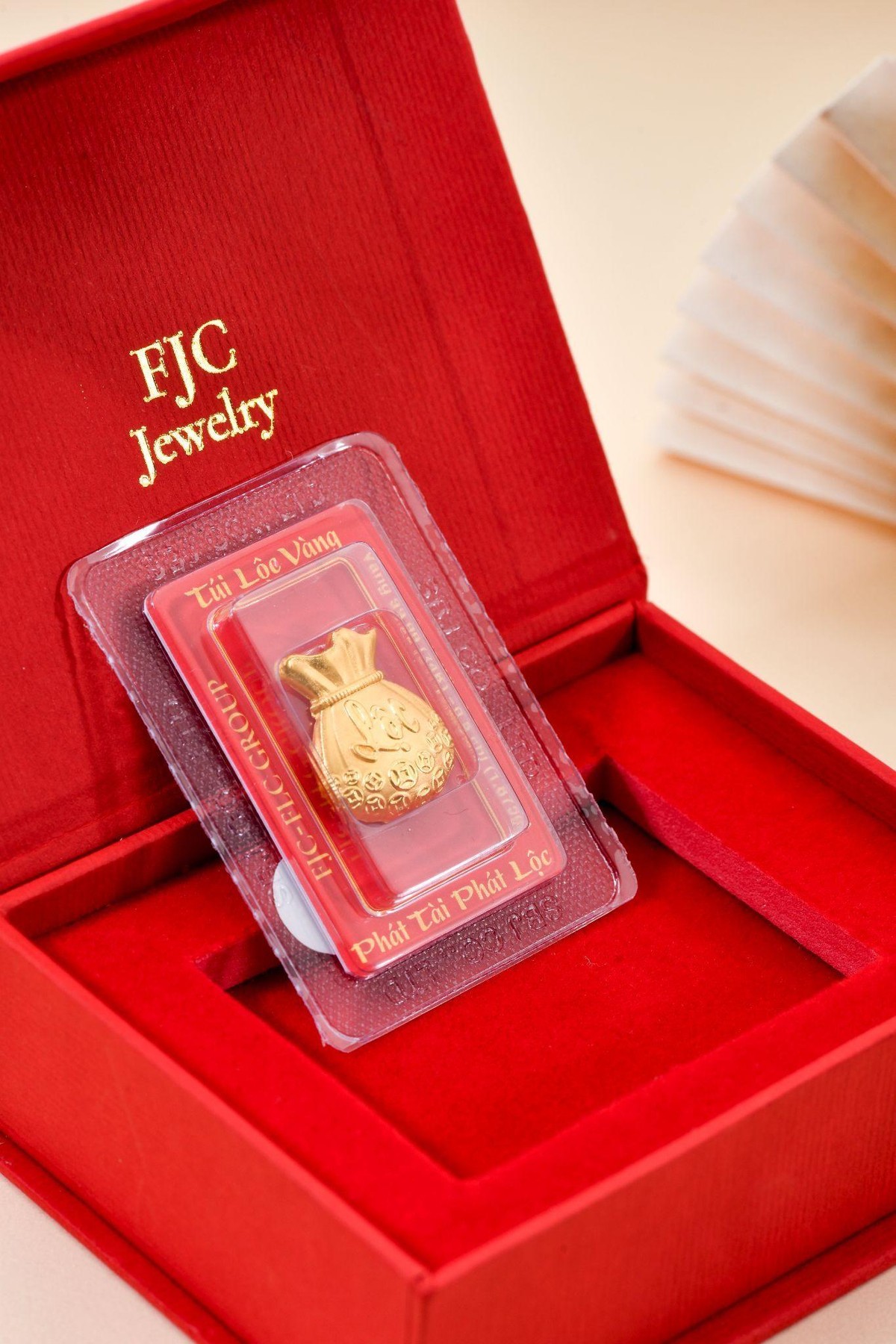 Sản phẩm vàng vỉ túi Lộc vàng FJC sung túc cả năm. Sản phẩm vàng vỉ túi Lộc vàng FJC sung túc cả năm.