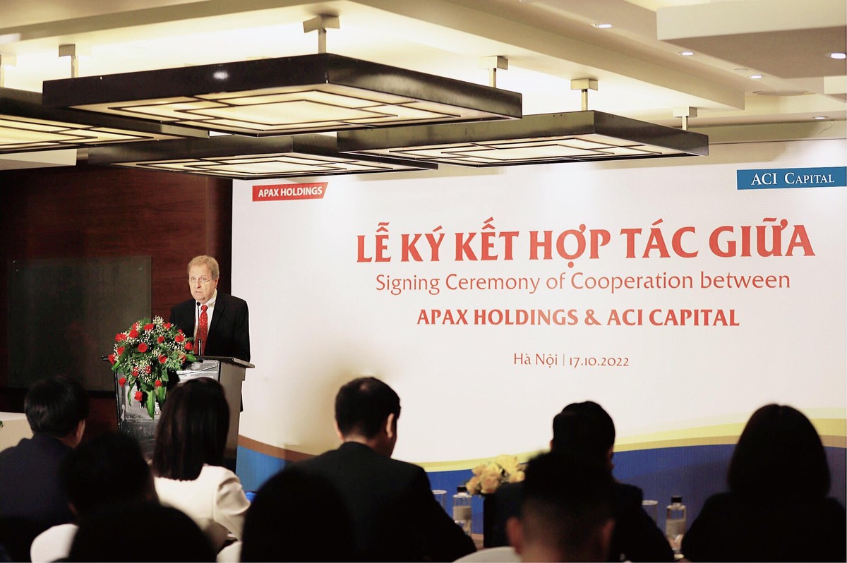 Ông Robert Harold Hughes - Chủ tịch HĐQT ACI Capital phát biểu tại Lễ ký kết. Ông Robert Harold Hughes - Chủ tịch HĐQT ACI Capital phát biểu tại Lễ ký kết.