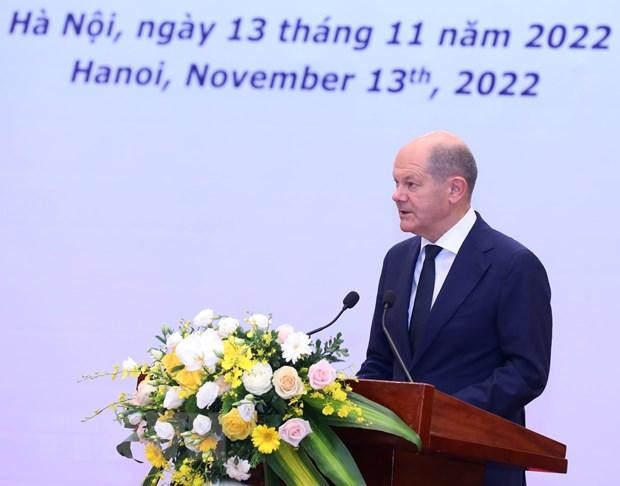 Thủ tướng Cộng hòa Liên bang Đức Olaf Scholz phát biểu tại Hội nghị bàn tròn với doanh nghiệp Việt Nam-Đức. Thủ tướng Cộng hòa Liên bang Đức Olaf Scholz phát biểu tại Hội nghị bàn tròn với doanh nghiệp Việt Nam-Đức.
