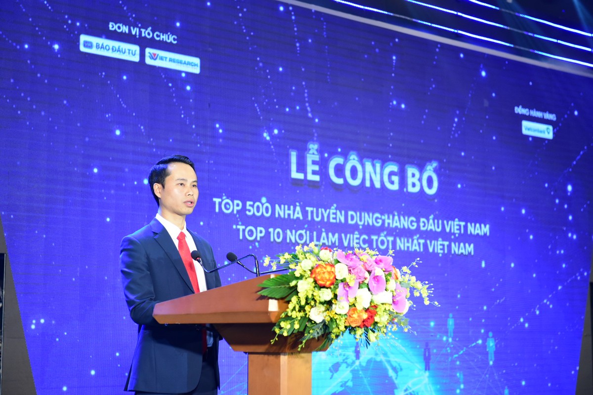Ông Trương Minh Tiến, Giám đốc điều hành Viet Research, đơn vị bình chọn phát biểu tại Lễ Công bố Ông Trương Minh Tiến, Giám đốc điều hành Viet Research, đơn vị bình chọn phát biểu tại Lễ Công bố