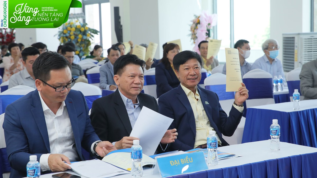 Đại hội đã thông qua tất cả các tờ trình. Đại hội đã thông qua tất cả các tờ trình.