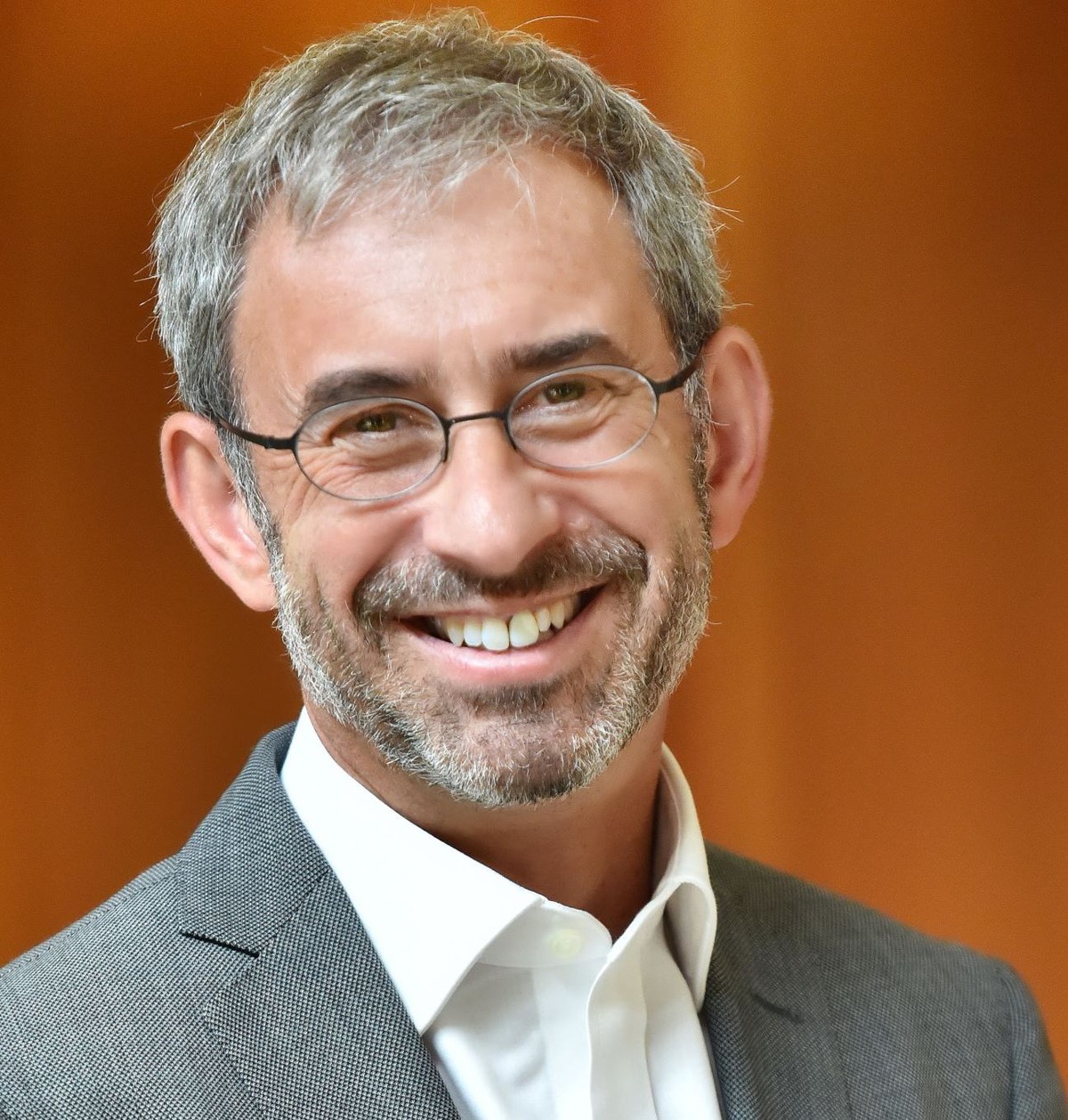 Ông Steven Beck, Trưởng Ban Thương mại và Tài trợ chuỗi cung ứng, Vụ Hoạt động khu vực Tư nhân, ADB Ông Steven Beck, Trưởng Ban Thương mại và Tài trợ chuỗi cung ứng, Vụ Hoạt động khu vực Tư nhân, ADB