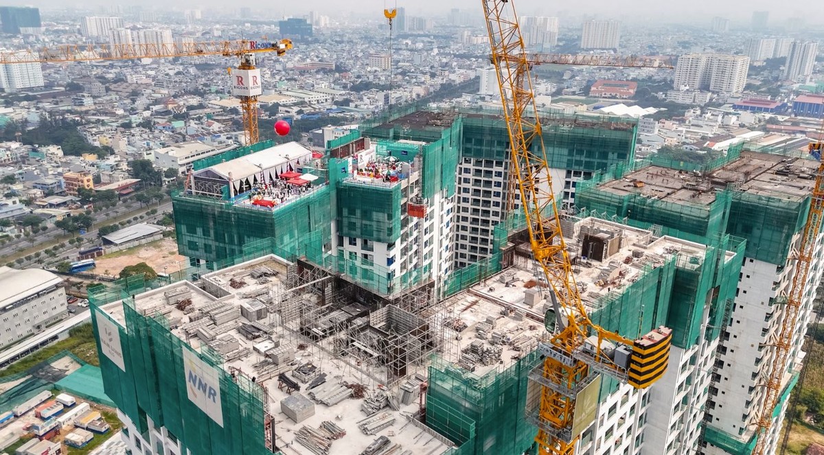 Akari City giai đoạn 2 cất nóc sau hơn 4 triệu giờ lao động an toàn