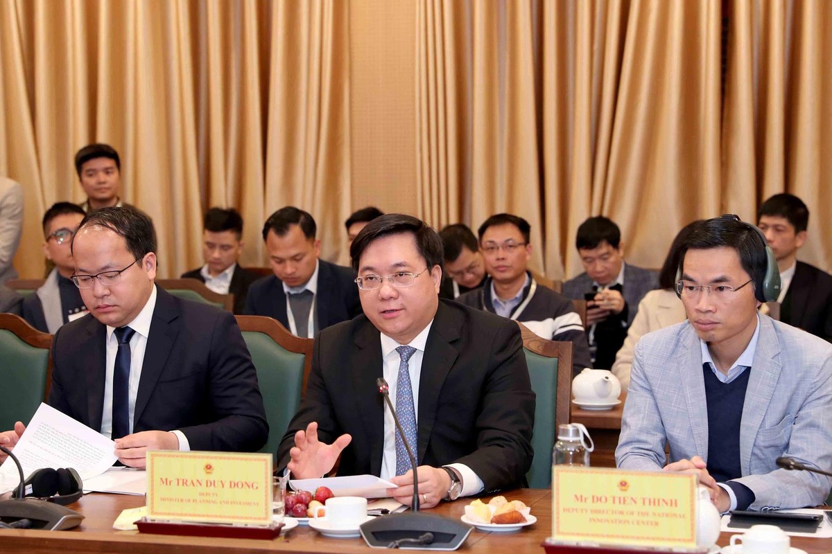 Thứ trưởng Bộ Kế hoạch và Đầu tư Trần Duy Đông chủ trì Hội nghị. (Ảnh: Đức Trung) Thứ trưởng Bộ Kế hoạch và Đầu tư Trần Duy Đông chủ trì Hội nghị. (Ảnh: Đức Trung)