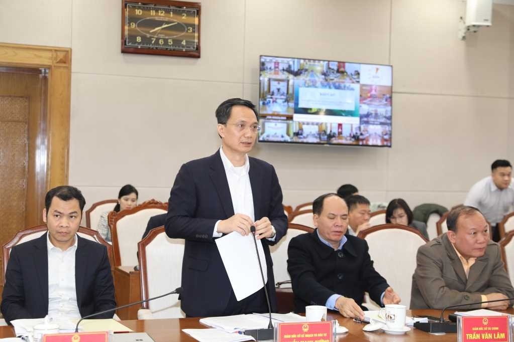 Ông Nguyễn Mạnh Cường, Giám đốc Sở Kế hoạch và Đầu tư báo cáo tình hình phát triển kinh tế - xã hội tháng 2/2024. Nguồn: Quảng Ninh Portal. Ông Nguyễn Mạnh Cường, Giám đốc Sở Kế hoạch và Đầu tư báo cáo tình hình phát triển kinh tế - xã hội tháng 2/2024. Nguồn: Quảng Ninh Portal.