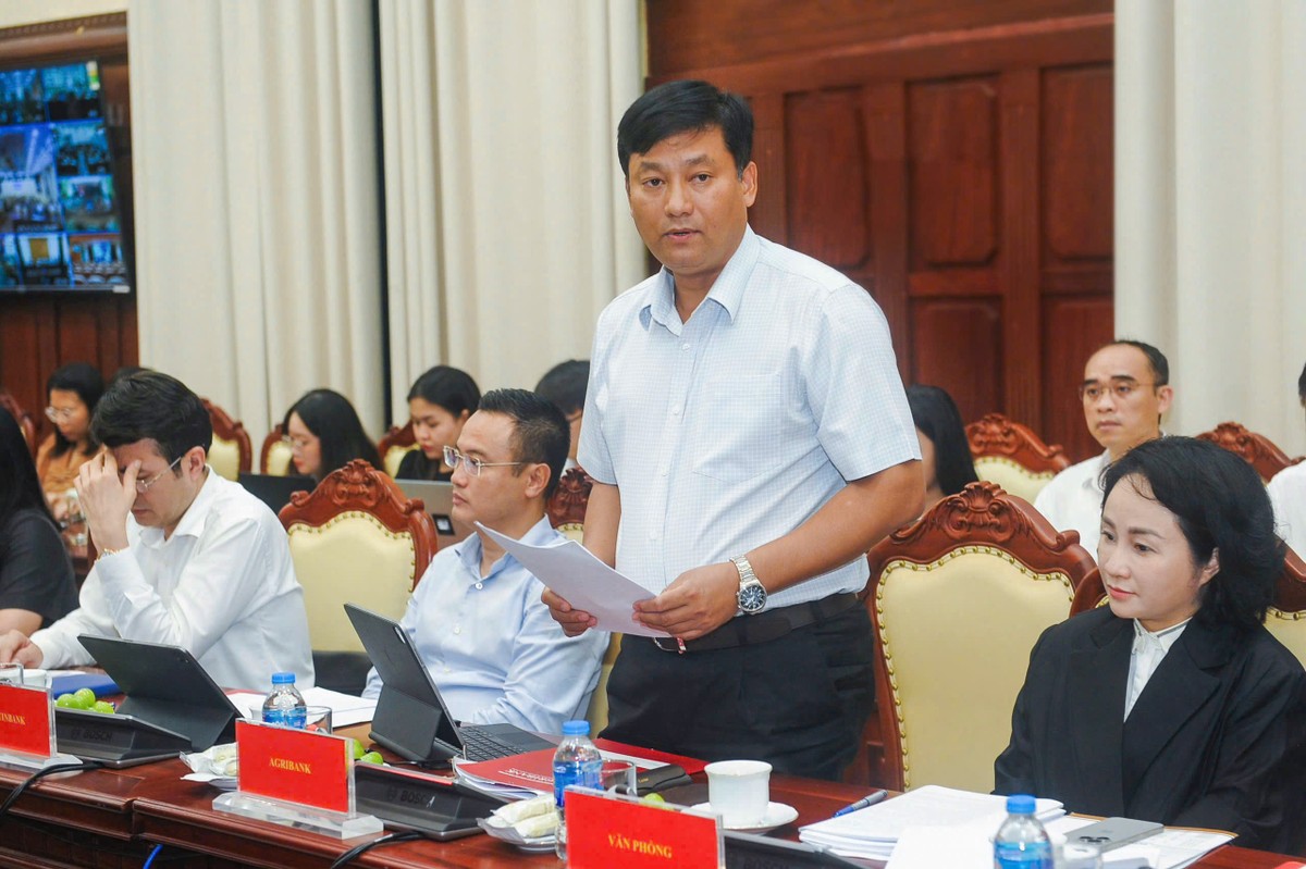 Ông Phạm Toàn Vượng, Tổng giám đốc Agribank phát biểu tại Hội nghị Ông Phạm Toàn Vượng, Tổng giám đốc Agribank phát biểu tại Hội nghị