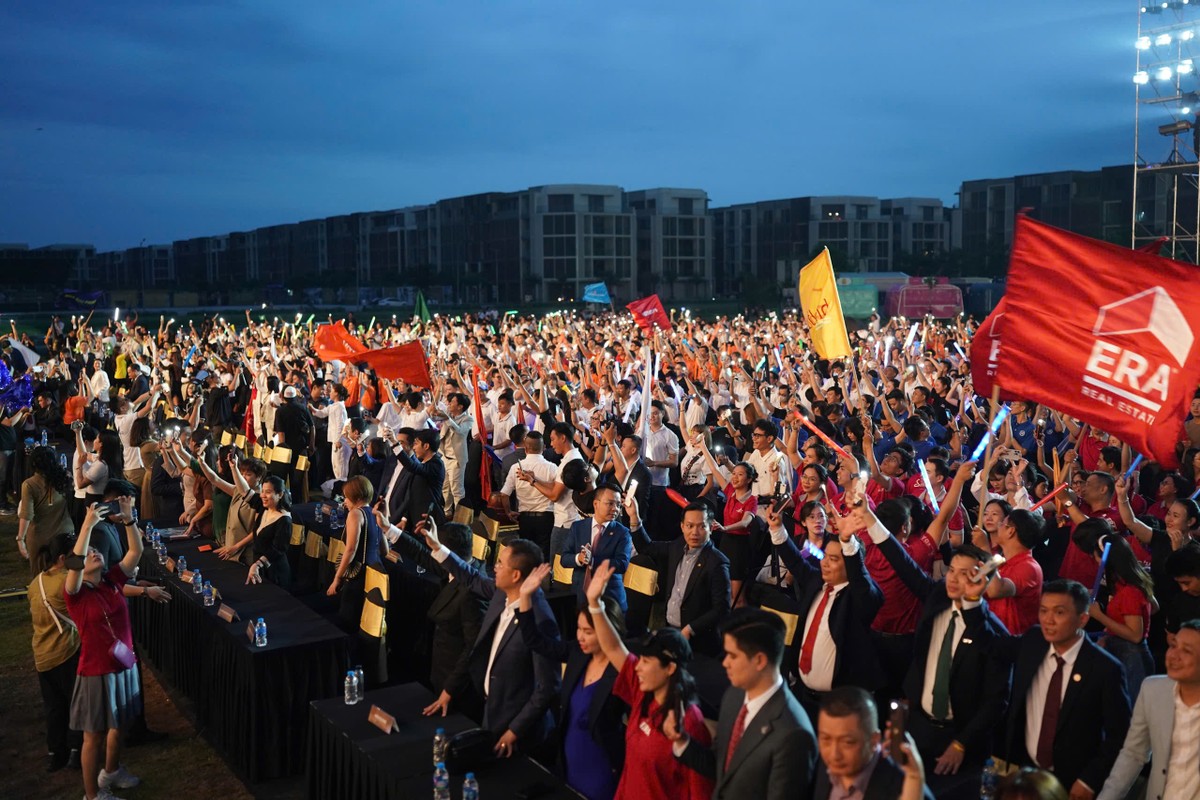 Sự kiện ra mắt Masteri Grand View thu hút gần 5.000 chuyên viên kinh doanh bất động sản tham dự, công bố những thông tin hấp dẫn cho khách hàng và giới đầu tư