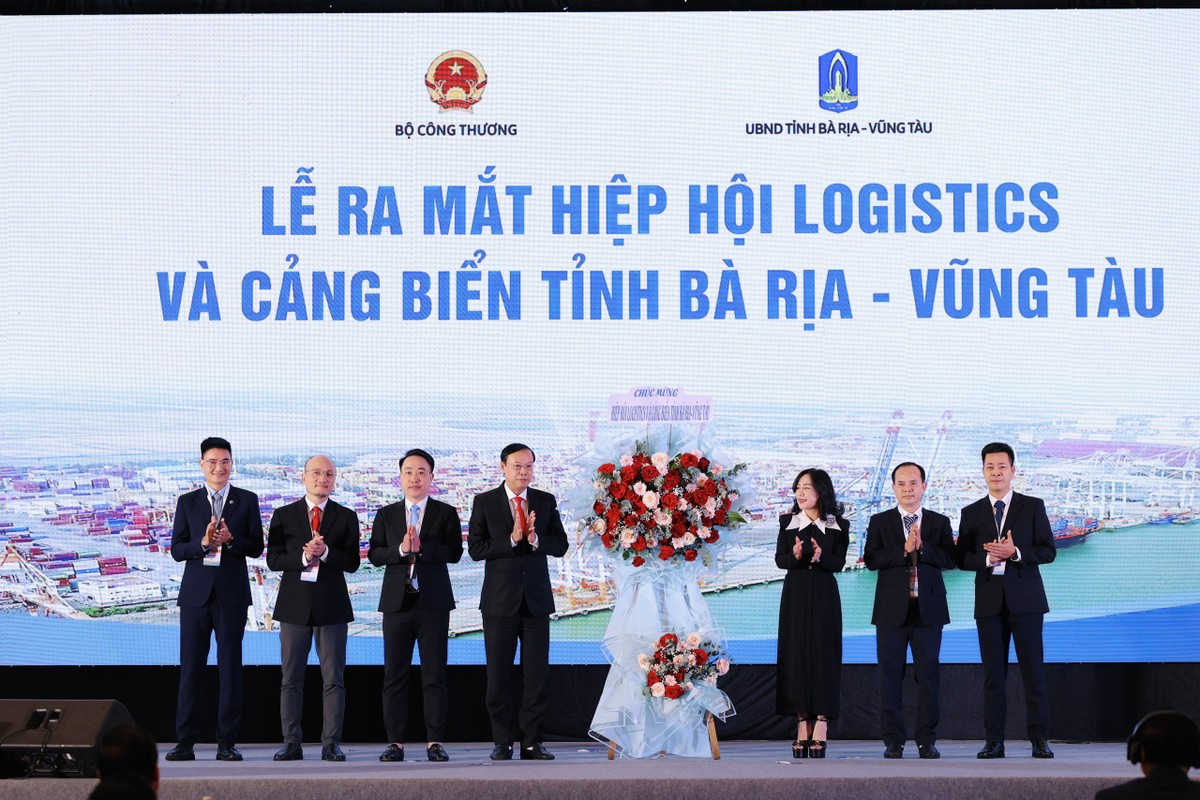 Trong khuôn khổ Diễn đàn Logistics Việt Nam năm 2024 đã diễn ra lễ mắt Hiệp hội Logistics và Cảng biển tỉnh Bà Rịa - Vũng Tàu. Trong khuôn khổ Diễn đàn Logistics Việt Nam năm 2024 đã diễn ra lễ mắt Hiệp hội Logistics và Cảng biển tỉnh Bà Rịa - Vũng Tàu.