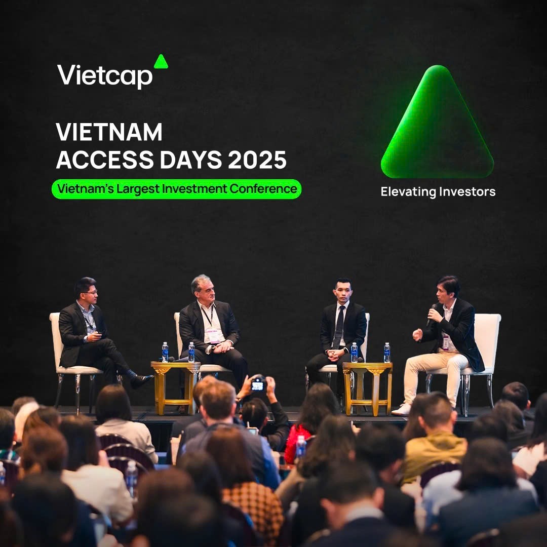 Phiên thảo luận “Đầu tư vào Việt Nam trong vận hội mới” với sự tham dự của ông Tuấn Nhan - Giám đốc điều hành Vietcap, ông Robert Medd - Giám đốc quốc gia Quỹ đầu tư Muddy Waters Asia, ông Chatree Meechaijaroenying - Giám đốc nguồn vốn Principal Asset Management, ông Tuấn Lê - Giám đốc khối đầu tư Dragon Capital (từ trái sang phải) Phiên thảo luận “Đầu tư vào Việt Nam trong vận hội mới” với sự tham dự của ông Tuấn Nhan - Giám đốc điều hành Vietcap, ông Robert Medd - Giám đốc quốc gia Quỹ đầu tư Muddy Waters Asia, ông Chatree Meechaijaroenying - Giám đốc nguồn vốn Principal Asset Management, ông Tuấn Lê - Giám đốc khối đầu tư Dragon Capital (từ trái sang phải)