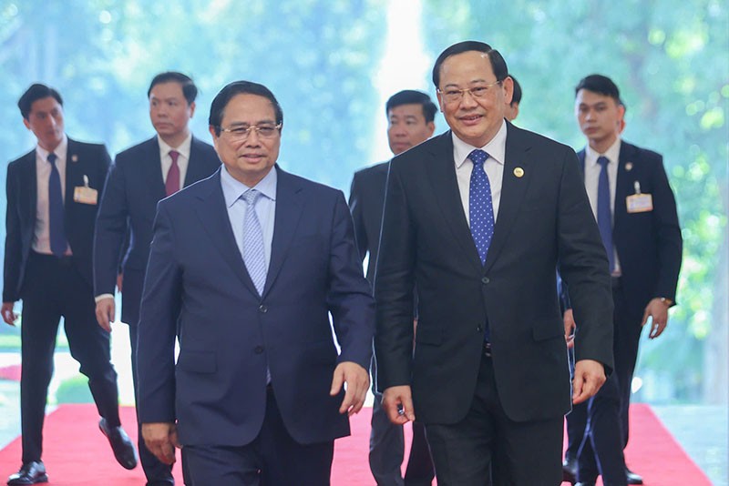 Thủ tướng Phạm Minh Chính và Thủ tướng Lào Sonexay Siphandone. Thủ tướng Phạm Minh Chính và Thủ tướng Lào Sonexay Siphandone.