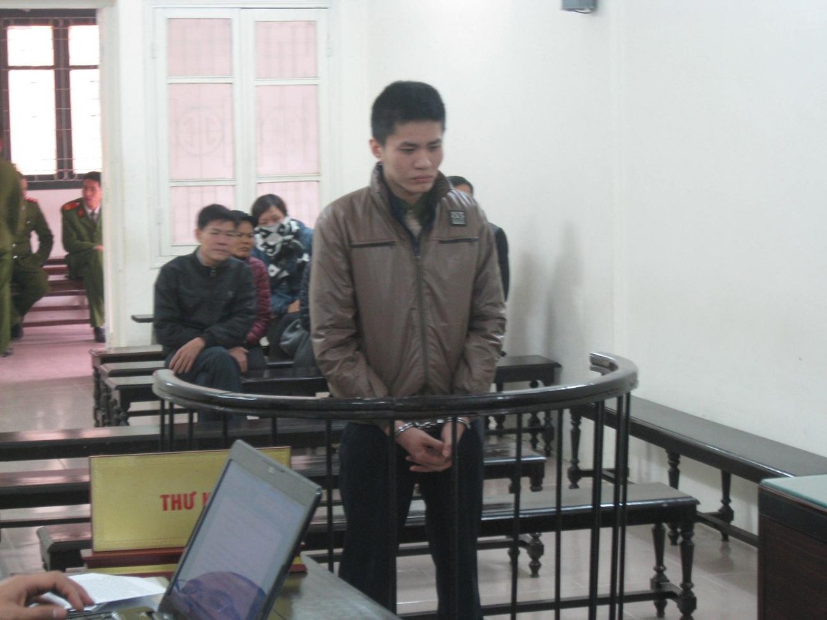 Lừa xin việc bằng mác “cha làm quan to” ảnh 1