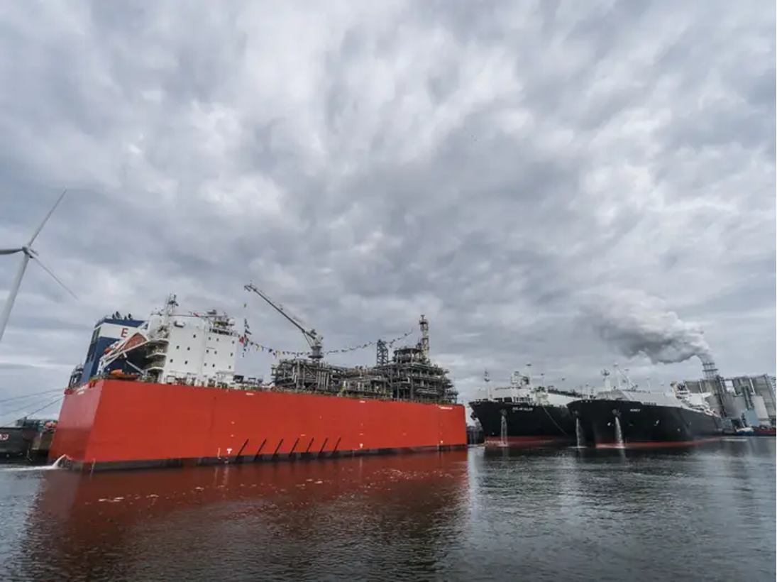 Hà Lan đã khai trương cảng đốt tự nhiên vào tuần trước Hà Lan đã khai trương cảng đốt tự nhiên vào tuần trước