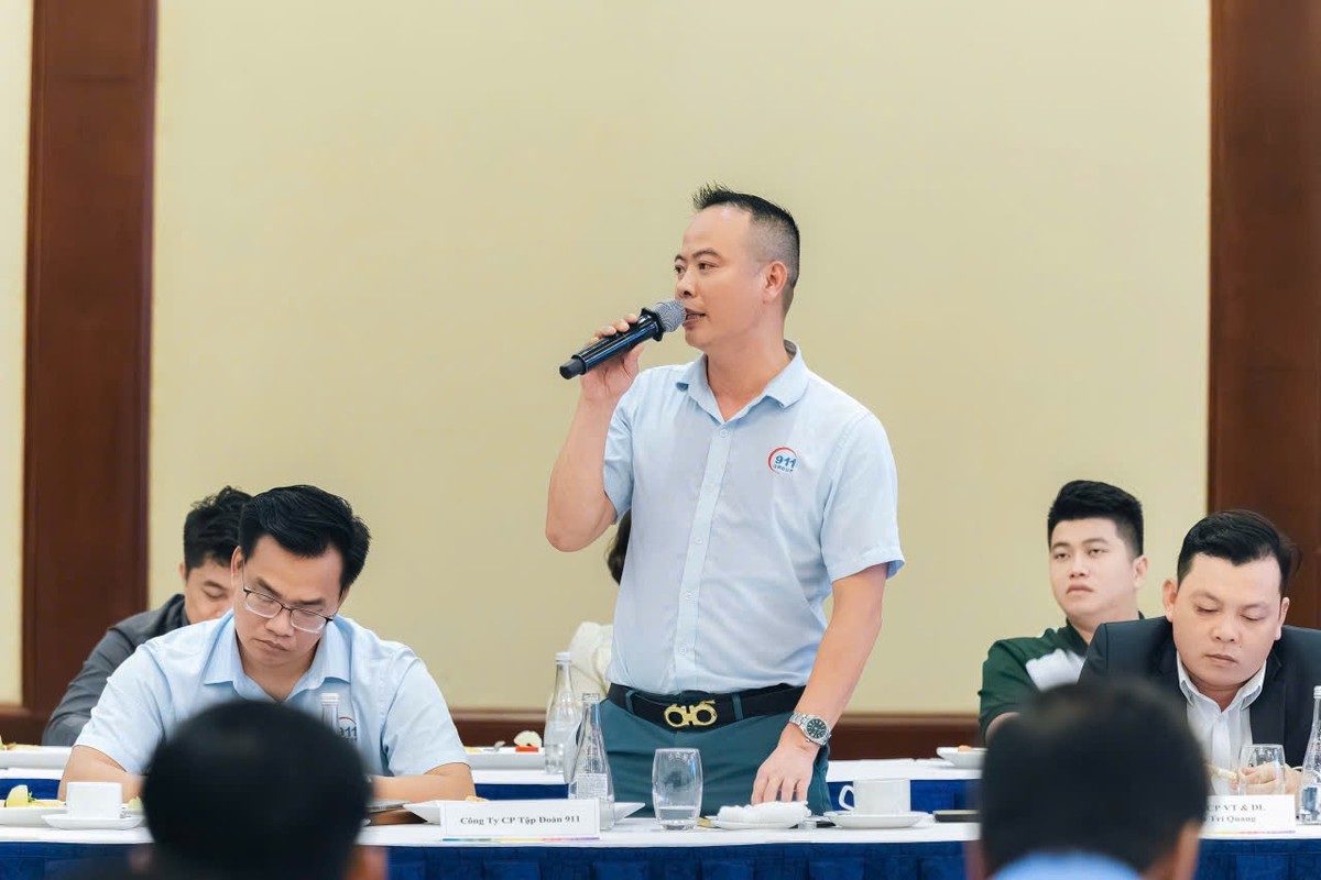Ông Lưu Đình Tuấn, Chủ tịch HĐQT Tập đoàn 911 phát biểu tại gặp gỡ 70 doanh nhân đại diện cho 50 hãng xe trong lĩnh vực vận tải tại Hà Nội trong tháng 9/2024 của tỷ phú Phạm Nhật Vượng Ông Lưu Đình Tuấn, Chủ tịch HĐQT Tập đoàn 911 phát biểu tại gặp gỡ 70 doanh nhân đại diện cho 50 hãng xe trong lĩnh vực vận tải tại Hà Nội trong tháng 9/2024 của tỷ phú Phạm Nhật Vượng