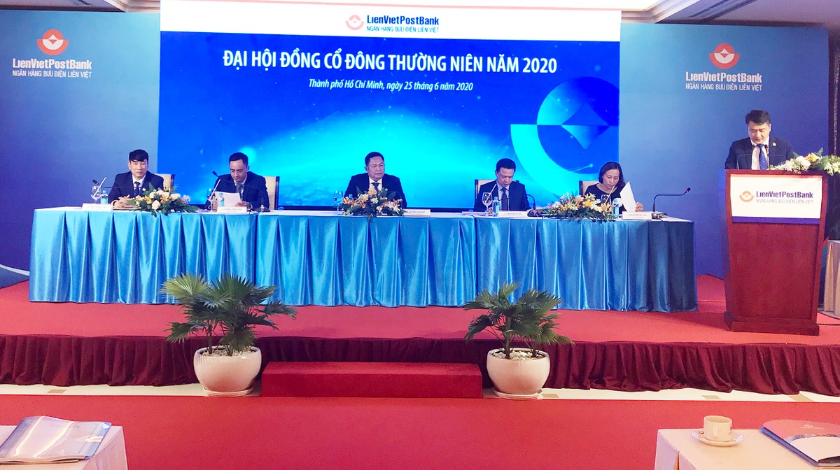 ĐHĐCĐ LienVietPostBank: Sẽ niêm yết trên HOSE, lợi nhuận 6 tháng xấp xỉ 1.000 tỷ đồng ảnh 1 ĐHĐCĐ LienVietPostBank: Sẽ niêm yết trên HOSE, lợi nhuận 6 tháng xấp xỉ 1.000 tỷ đồng ảnh 1