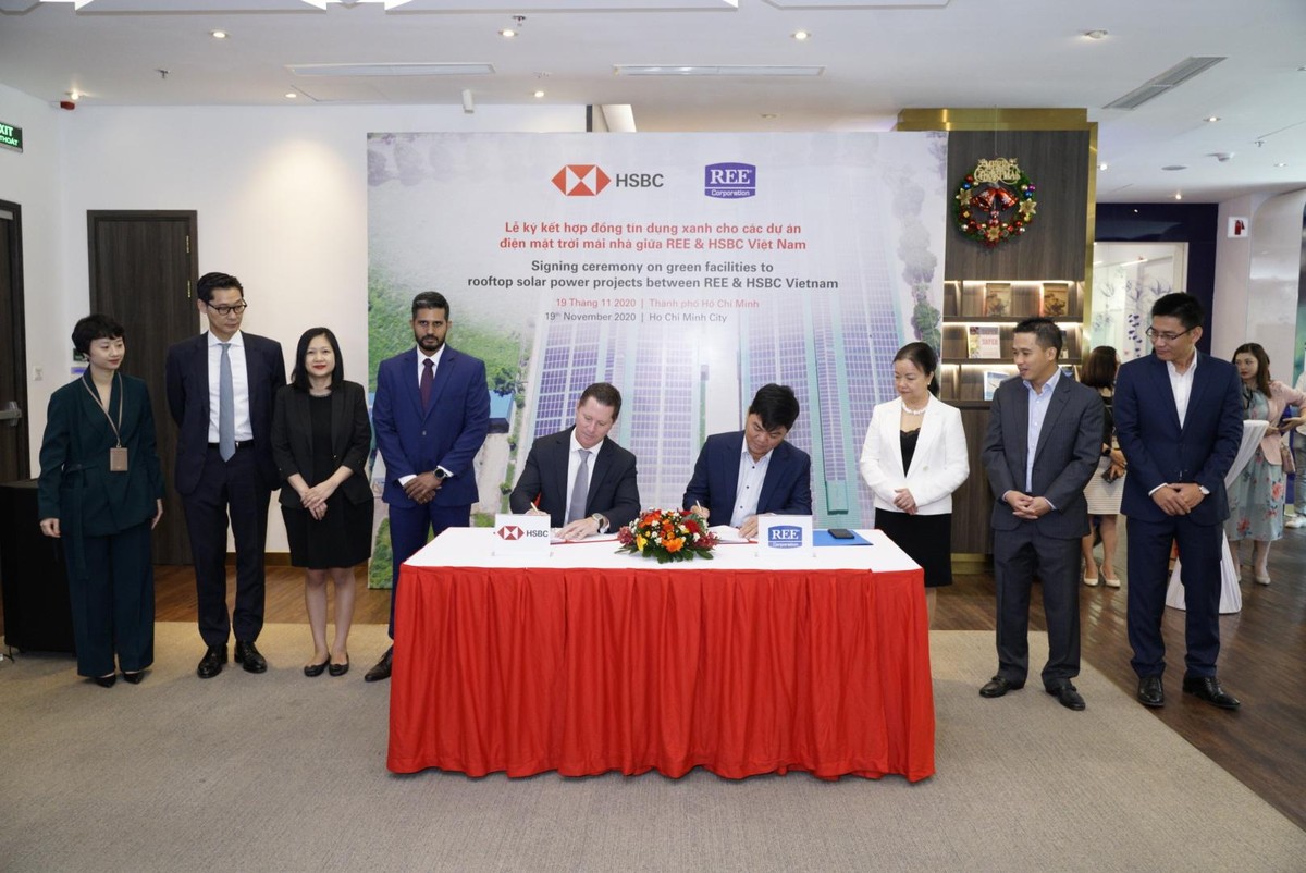 HSBC Việt Nam và CTCP Năng lượng Mặt trời REE (REE SE) và Công ty TNHH Sản Xuất và Dịch Vụ REEPRO (REEPRO), thành viên với 100% vốn của CTCP Cơ Điện Lạnh (REE), ký kết các thỏa thuận tín dụng xanh HSBC Việt Nam và CTCP Năng lượng Mặt trời REE (REE SE) và Công ty TNHH Sản Xuất và Dịch Vụ REEPRO (REEPRO), thành viên với 100% vốn của CTCP Cơ Điện Lạnh (REE), ký kết các thỏa thuận tín dụng xanh
