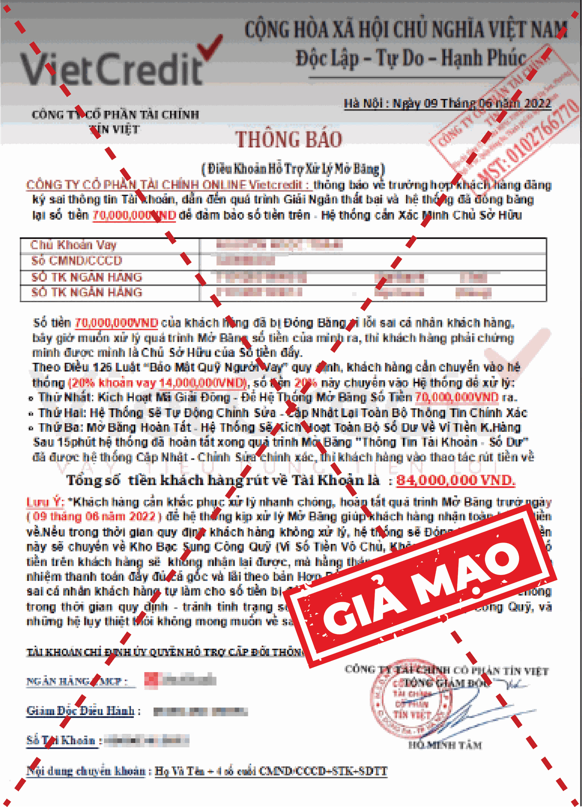 Để tạo niềm tin cho khách hàng, kẻ gian còn giả mạo các văn bản có con dấu, chữ ký của người có thẩm quyền tại VietCredit. Ảnh: VietCredit