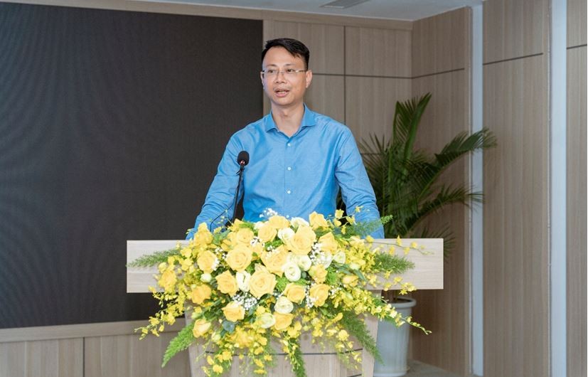 Ông Lê Anh Dũng – Phó Vụ trưởng Vụ Thanh toán NHNN trình bày tham luận “Triển khai chương trình chuyển đổi số và phát triển hoạt động ngân hàng số của hệ thống ngân hàng Việt Nam giai đoạn 2020-2025, định hướng đến năm 2030” Ông Lê Anh Dũng – Phó Vụ trưởng Vụ Thanh toán NHNN trình bày tham luận “Triển khai chương trình chuyển đổi số và phát triển hoạt động ngân hàng số của hệ thống ngân hàng Việt Nam giai đoạn 2020-2025, định hướng đến năm 2030”