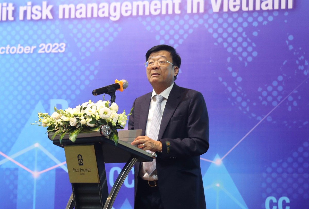 Ông Nguyễn Quốc Hùng, Phó Chủ tịch kiêm Tổng Thư ký Hiệp hội Ngân hàng Việt Nam phát biểu tại sự kiện