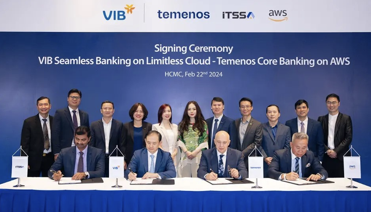 Lễ ký kết giữa đại diện VIB, Temenos và các đối tác triển khai ngân hàng lõi trên AWS