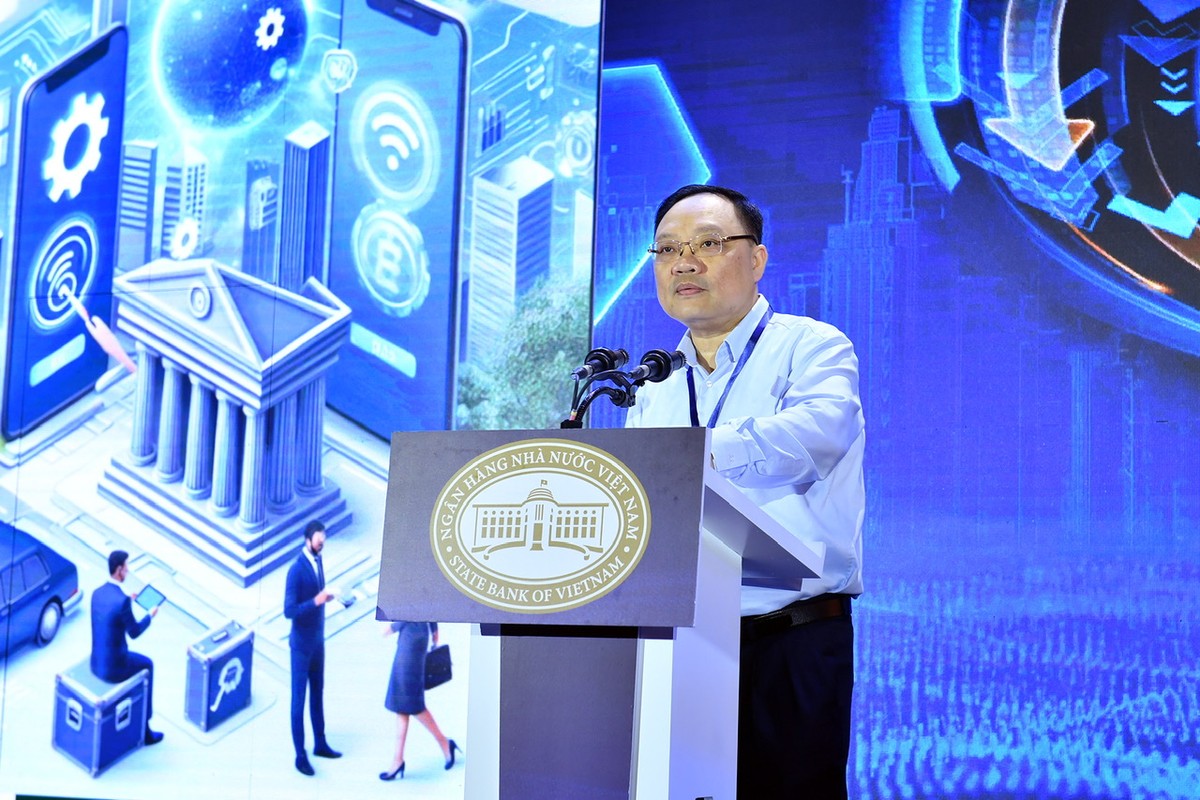 Ông Phạm Anh Tuấn, Vụ trưởng Vụ Thanh toán, Ngân hàng Nhà nước phát biểu tại Hội thảo.