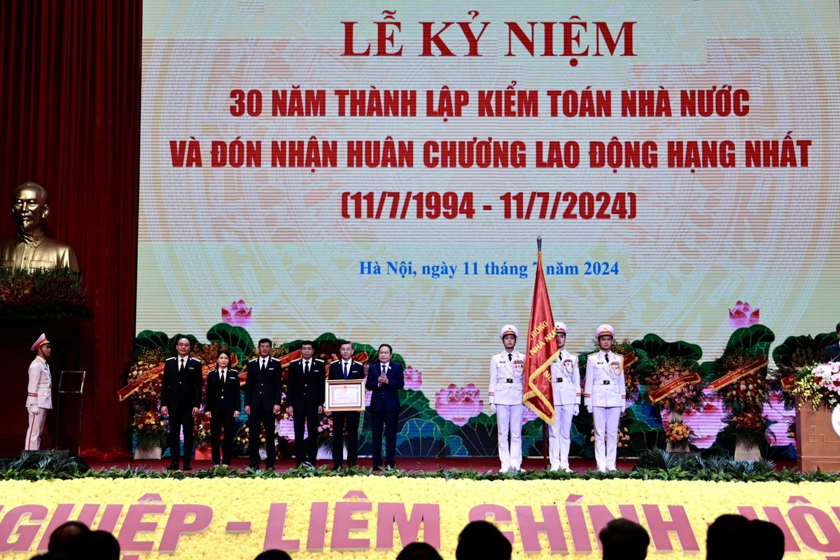 Tại Lễ Kỷ niệm 30 năm ngày thành lập, KTNN được trao tặng Huân chương Lao động hạng Nhất nhằm ghi nhận và biểu dương những thành tích xuất sắc, những đóng góp lớn lao của KTNN đối với đất nước trong suốt những năm qua. Tại Lễ Kỷ niệm 30 năm ngày thành lập, KTNN được trao tặng Huân chương Lao động hạng Nhất nhằm ghi nhận và biểu dương những thành tích xuất sắc, những đóng góp lớn lao của KTNN đối với đất nước trong suốt những năm qua.