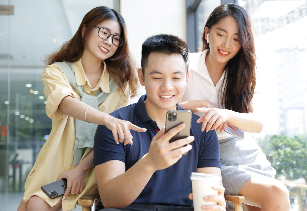 Ngập tràn quà tặng từ “Vòng quay may mắn” khi mở Tài khoản Plus trên Agribank Plus. Ngập tràn quà tặng từ “Vòng quay may mắn” khi mở Tài khoản Plus trên Agribank Plus.