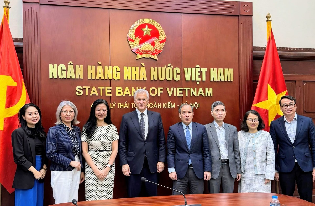 Ông Bill Winters, Tổng giám đốc toàn cầu ngân hàng Standard Chartered Việt Nam gặp lãnh đạo Ngân hàng Nhà nước Việt Nam Ông Bill Winters, Tổng giám đốc toàn cầu ngân hàng Standard Chartered Việt Nam gặp lãnh đạo Ngân hàng Nhà nước Việt Nam