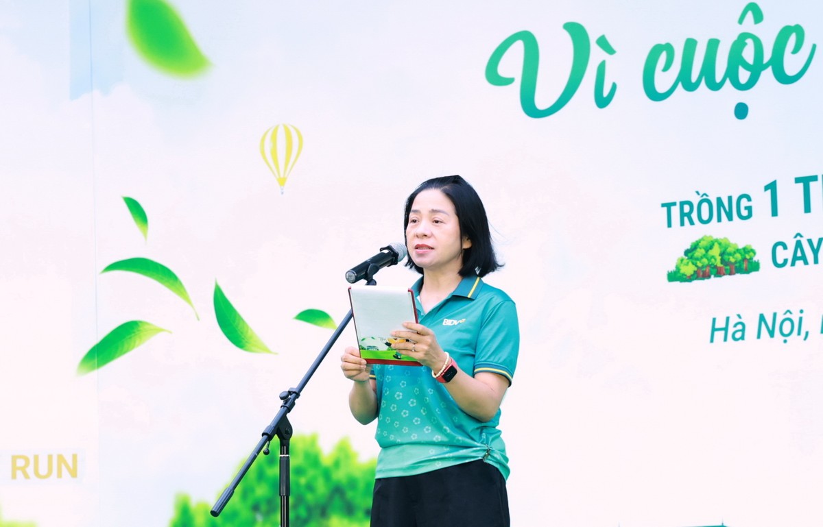 Bà Vũ Thị Nga - Phó chủ tịch thường trực Công đoàn BIDV