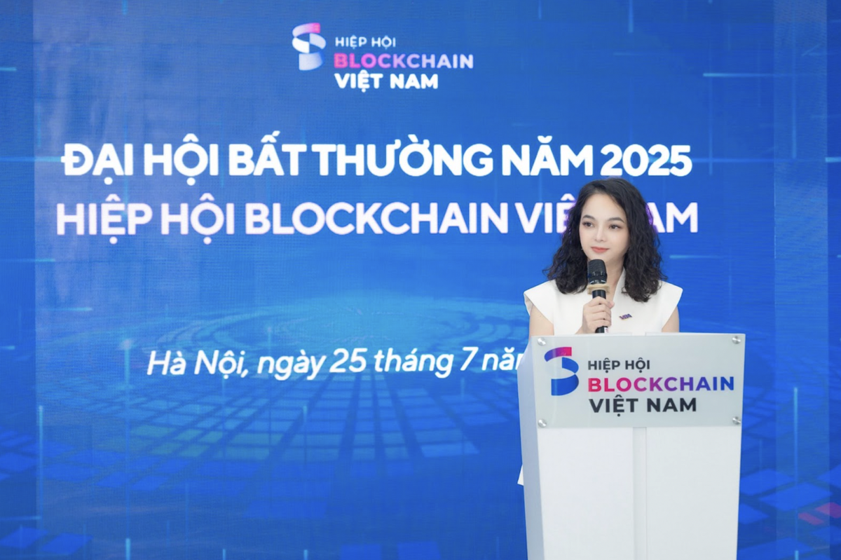 Bà Nguyễn Vân Hiền, Phó chủ tịch kiêm Tổng Thư ký VBA khẳng định việc đổi tên là bước đầu trong định hướng thúc đẩy Tài sản số và đưa Việt Nam hòa vào dòng chảy chuyển đổi số toàn cầu.