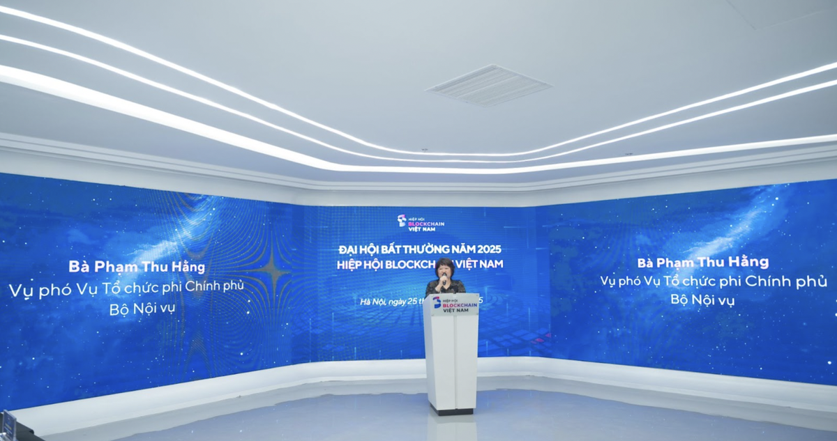 Bà Phạm Thu Hằng, Phó vụ trưởng Vụ Tổ chức phi Chính phủ, Bộ Nội vụ, đề xuất VBA sớm ban hành sớm Quy tắc đạo đức nghề nghiệp