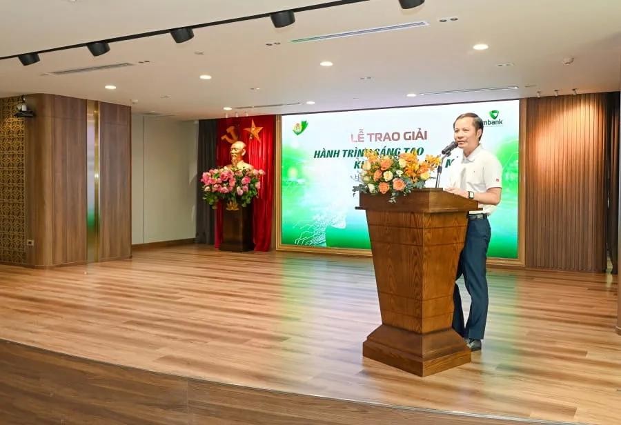 Ông Lê Hoàng Tùng, Phó tổng giám đốc Vietcombank chia sẻ tại buổi lễ