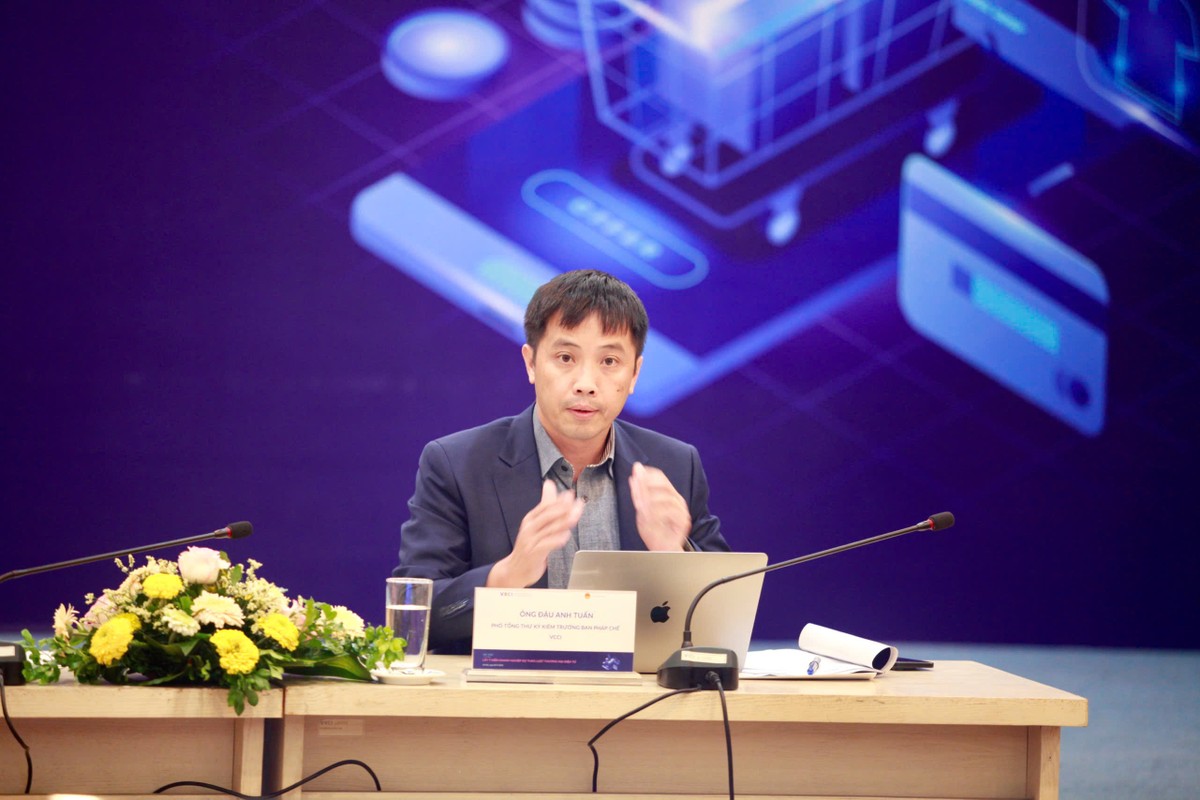 Ông Đậu Anh Tuấn, Phó Tổng thư ký VCCI chia sẻ tại Hội thảo