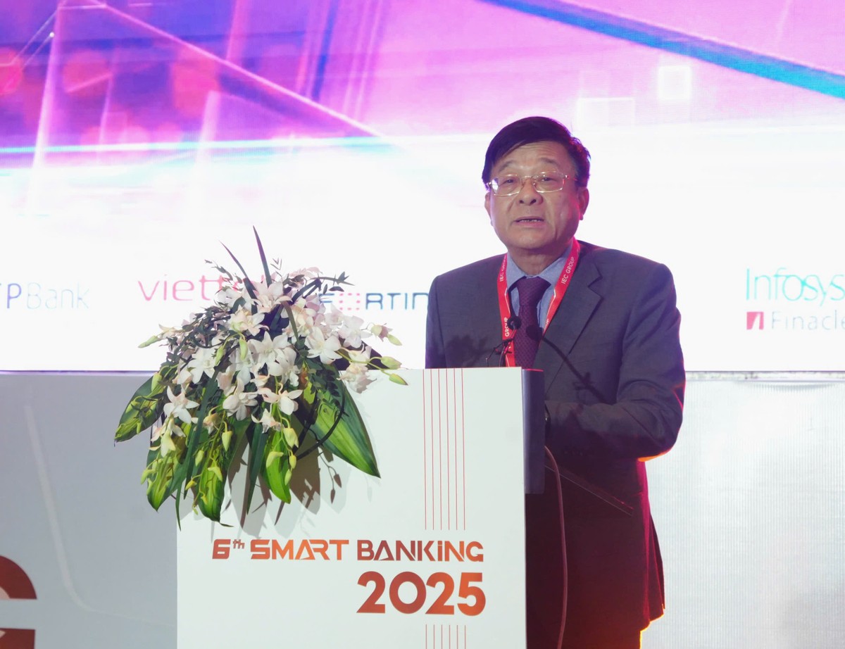 Ông Nguyễn Quốc Hùng, Phó Chủ tịch kiêm Tổng Thư ký Hiệp hội Ngân hàng Việt Nam