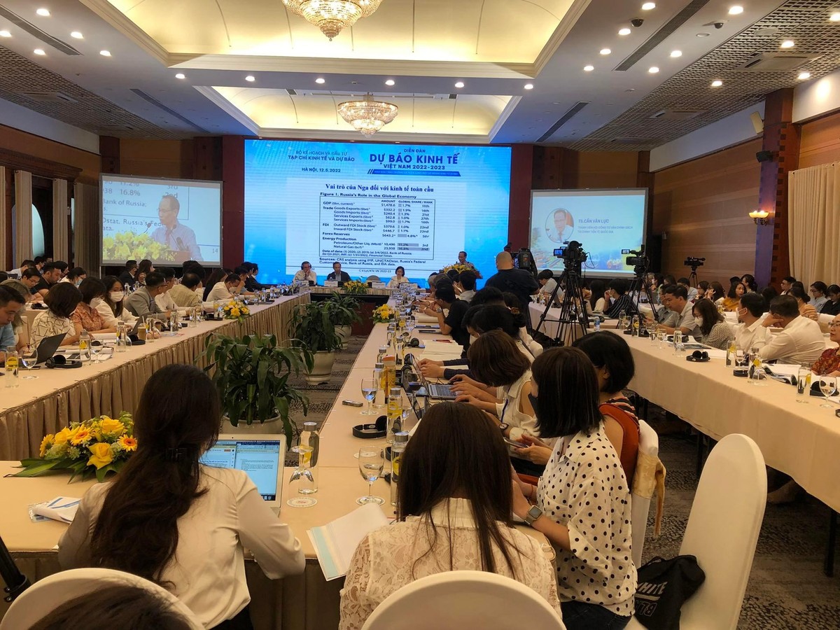 Toàn cảnh Diễn đàn Kinh tế Việt Nam 2022 - 2023 sáng 12/5 (ảnh: M.M) Toàn cảnh Diễn đàn Kinh tế Việt Nam 2022 - 2023 sáng 12/5 (ảnh: M.M)