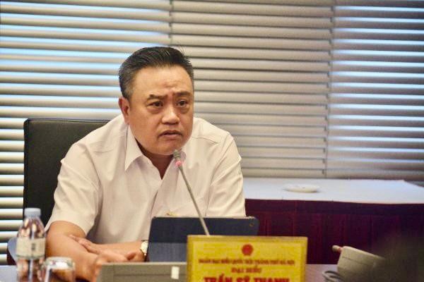 Đại biểu Trần Sỹ Thanh cho rằng, cần cho phép đấu giá biển mới trả biển cũ. Đại biểu Trần Sỹ Thanh cho rằng, cần cho phép đấu giá biển mới trả biển cũ.