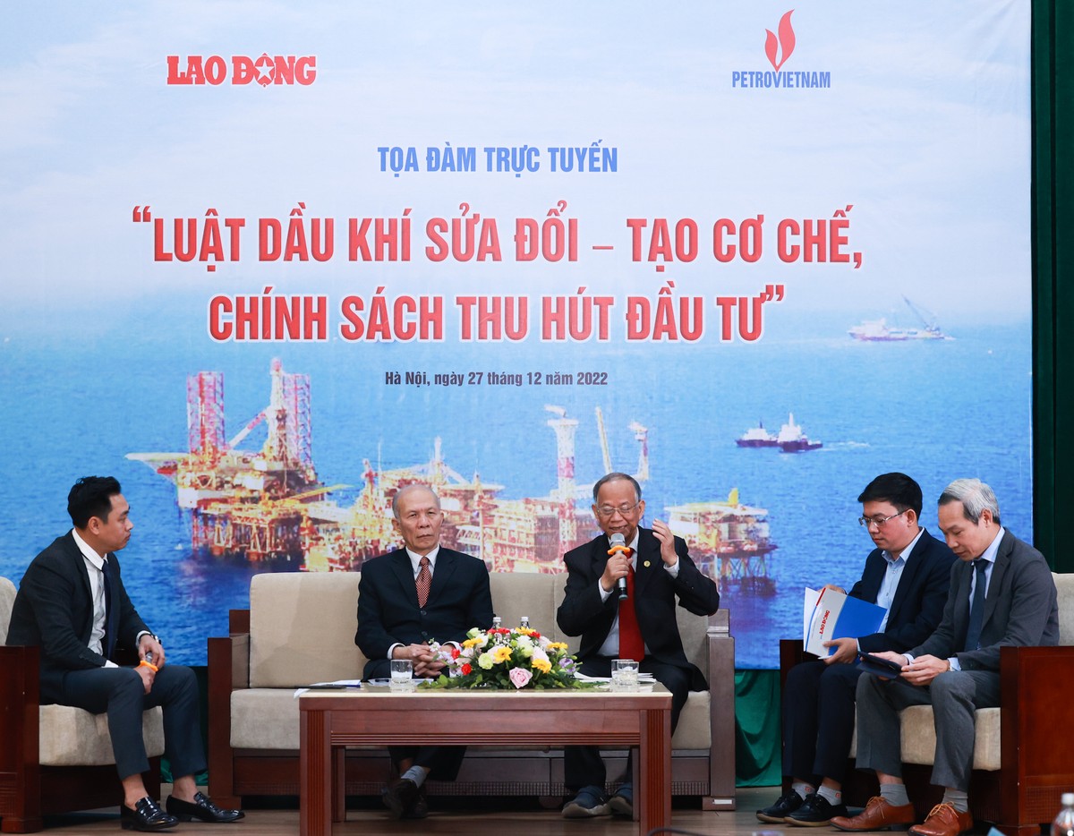 Tọa đàm Luật Dầu khí sửa đổi: Tạo cơ chế, chính sách thu đầu tư Tọa đàm Luật Dầu khí sửa đổi: Tạo cơ chế, chính sách thu đầu tư