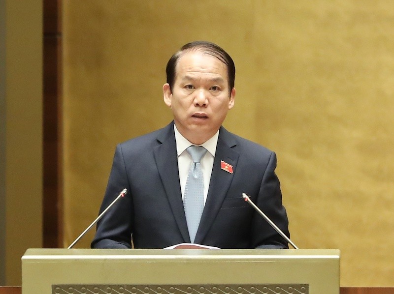 Chủ nhiệm Ủy ban Pháp luật Hoàng Thanh Tùng trình bày báo cáo thẩm tra Chủ nhiệm Ủy ban Pháp luật Hoàng Thanh Tùng trình bày báo cáo thẩm tra