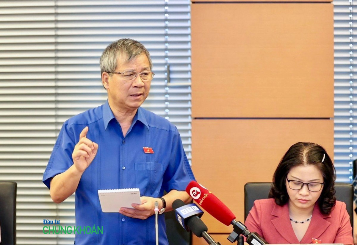 Đại biểu Quốc hội Nguyễn Anh Trí đã nhiều lần đề xuất với Quốc hội về việc luật hoá quyền tự xác định giới tính của công dân.