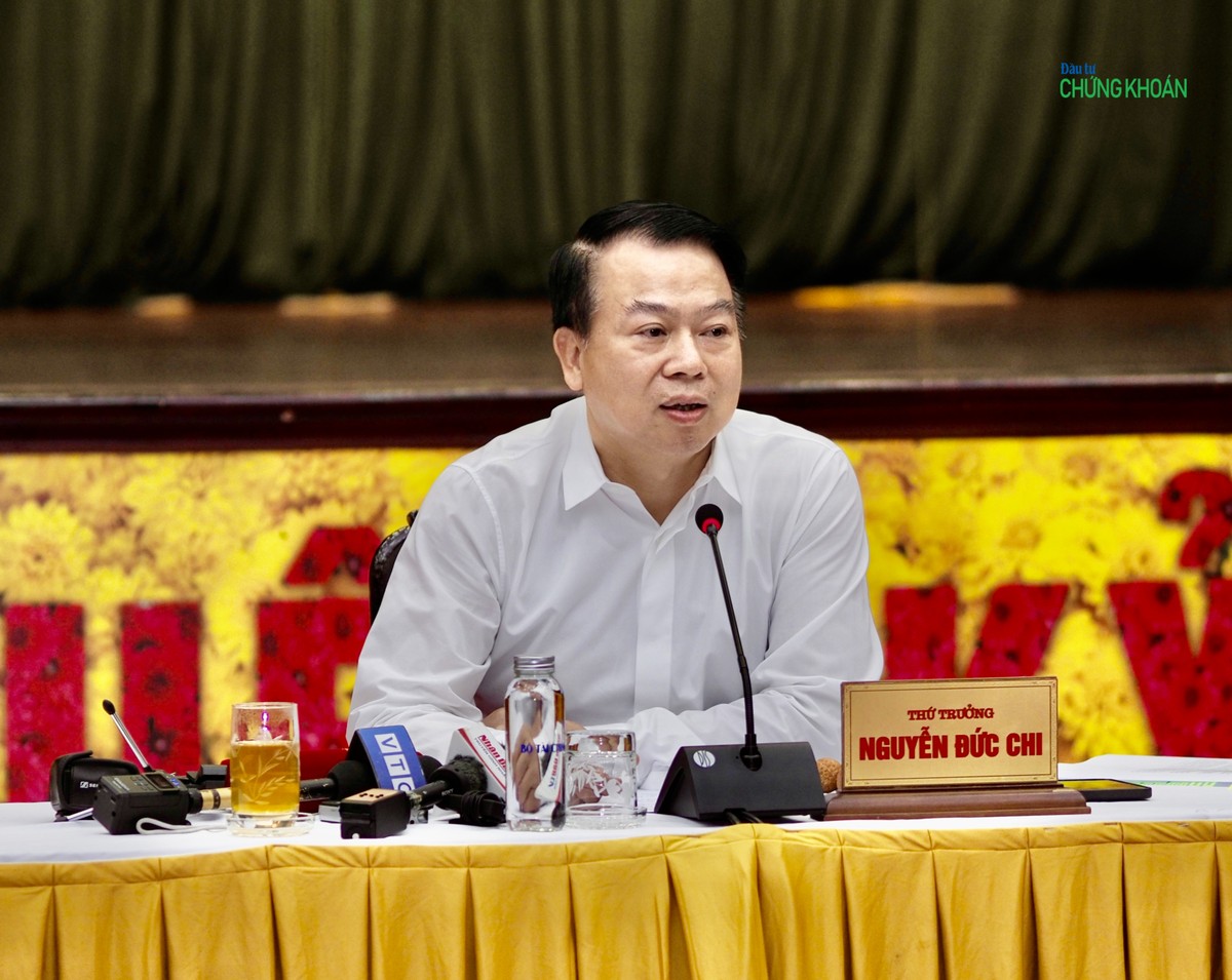 Thứ trưởng Bộ Tài chính Nguyễn Đức Chi chủ trì buổi họp báo (Ảnh: M.M) Thứ trưởng Bộ Tài chính Nguyễn Đức Chi chủ trì buổi họp báo (Ảnh: M.M)