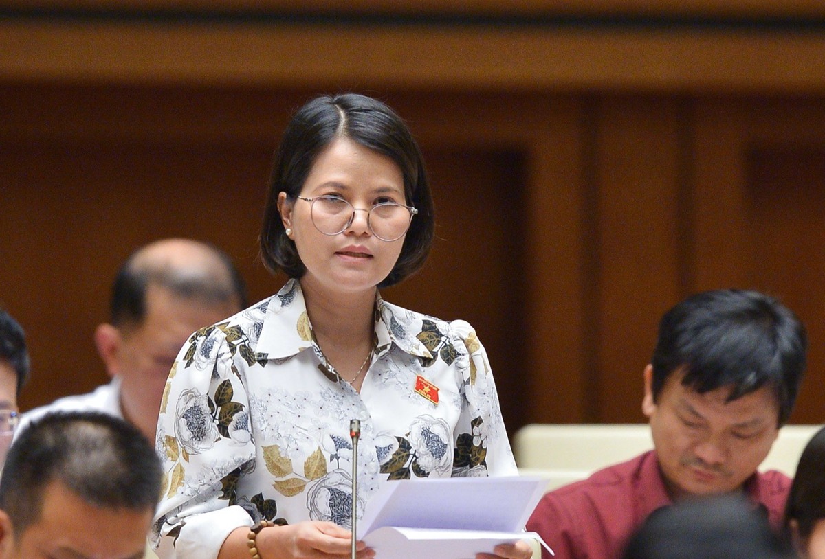 Đại biểu Nguyễn Hoàng Bảo Trân (đoàn Bình Dương) Đại biểu Nguyễn Hoàng Bảo Trân (đoàn Bình Dương)