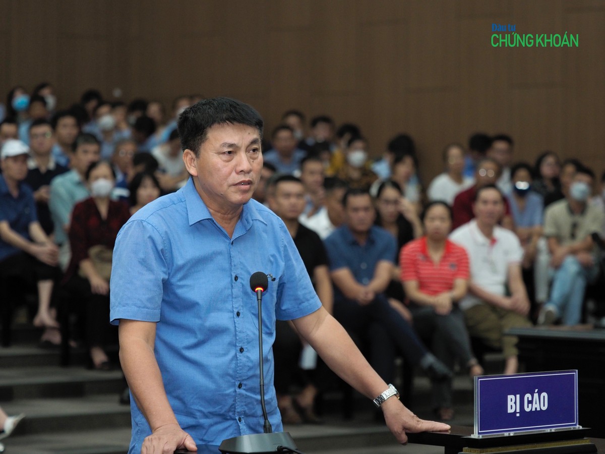 Bị cáo Nguyễn Duy Uyển, nguyên Phó Chủ tịch UBND phường Kiến Hưng Bị cáo Nguyễn Duy Uyển, nguyên Phó Chủ tịch UBND phường Kiến Hưng