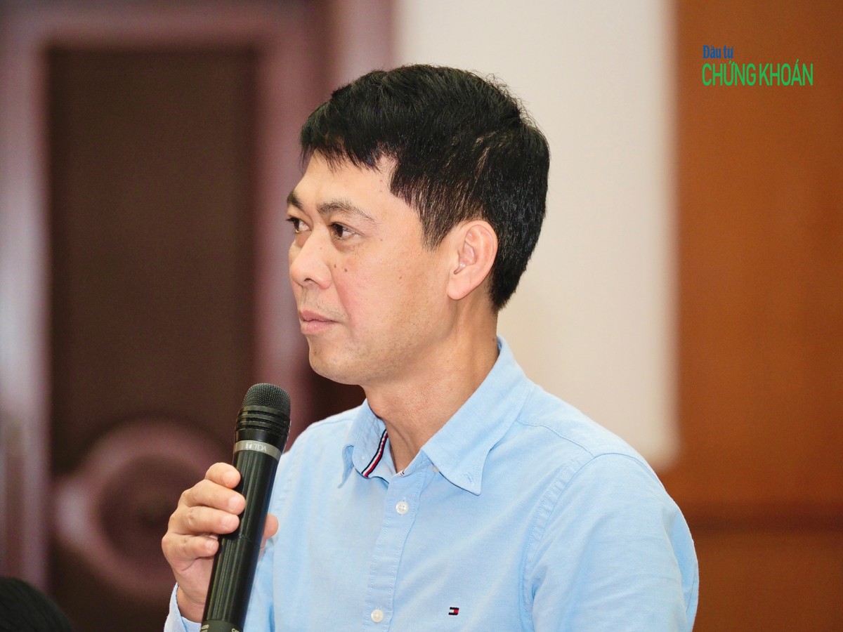 Ông Doãn Thanh Tuấn, Phó Cục trưởng Cục Quản lý Giám sát bảo hiểm (Bộ Tài chính) trả lời họp báo chiều 5/10 - Ảnh: M.Minh Ông Doãn Thanh Tuấn, Phó Cục trưởng Cục Quản lý Giám sát bảo hiểm (Bộ Tài chính) trả lời họp báo chiều 5/10 - Ảnh: M.Minh