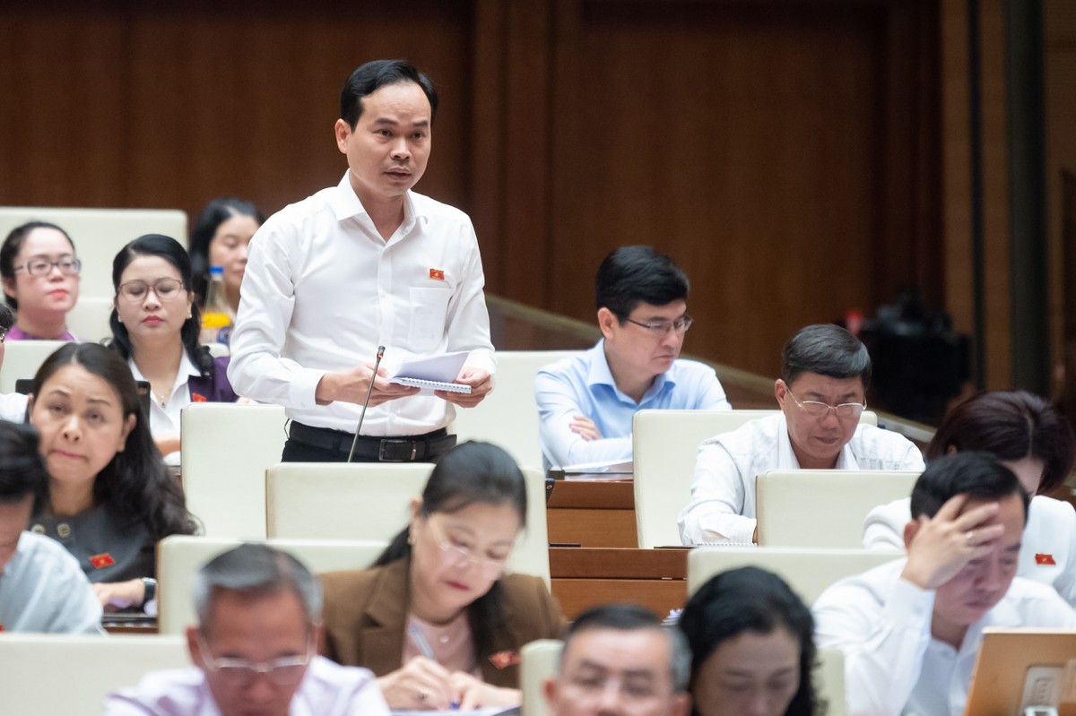 Đại biểu Nguyễn Duy Minh (đoàn TP. Đà Nẵng) Đại biểu Nguyễn Duy Minh (đoàn TP. Đà Nẵng)