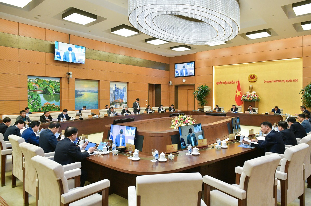 Uỷ ban Thường vụ Quốc hội cho ý kiến về dự án Luật Đất đai (sửa đổi) sáng 16/11