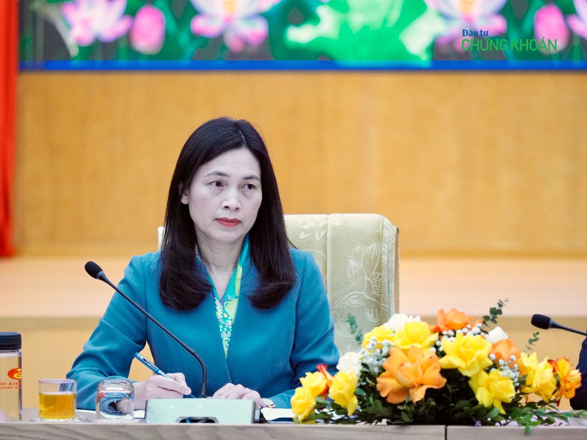 Phó tổng giám đốc KBNN Trần Thị Huệ chủ trì buổi họp báo - Ảnh: M.M Phó tổng giám đốc KBNN Trần Thị Huệ chủ trì buổi họp báo - Ảnh: M.M