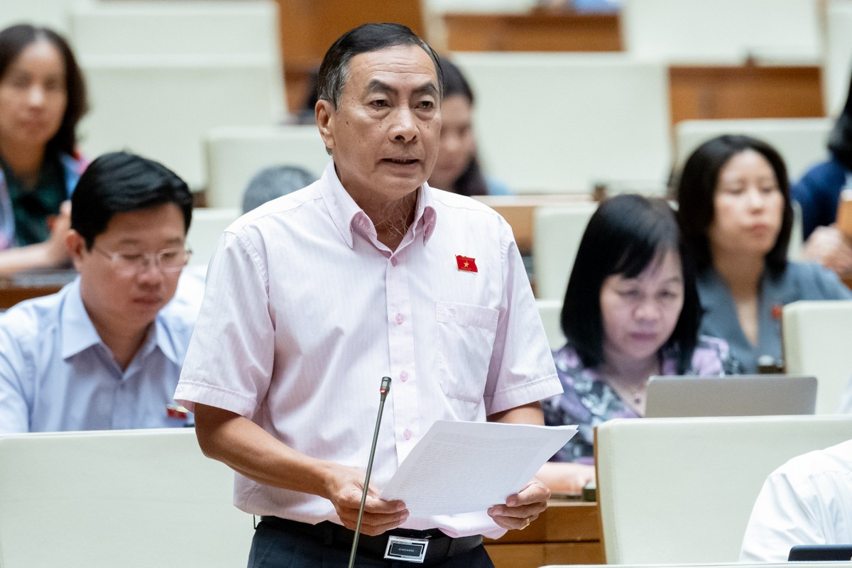 Đại biểu Phạm Văn Hoà (đoàn Đồng Tháp)