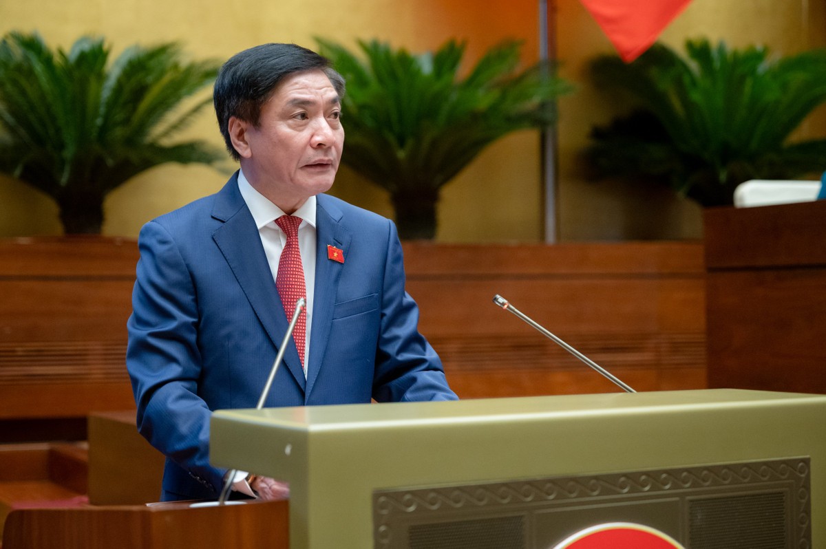 Tổng thư ký Quốc hội trình bày dự thảo Nghị quyết Kỳ họp thứ 7, Quốc hội khóa XV Tổng thư ký Quốc hội trình bày dự thảo Nghị quyết Kỳ họp thứ 7, Quốc hội khóa XV